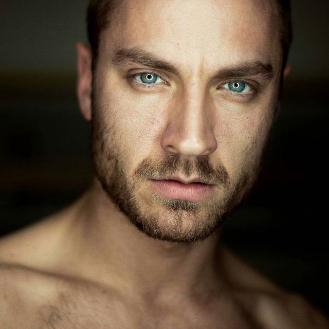 Як публікувати однакові фото і прославитися в мережі? Знає цей хлопець - фото 185860