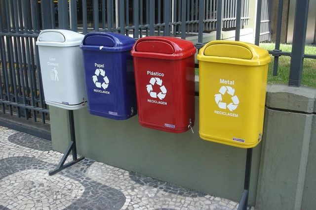 Сортування сміття дозволяє зменшити негативний вплив на екологію - фото 191646