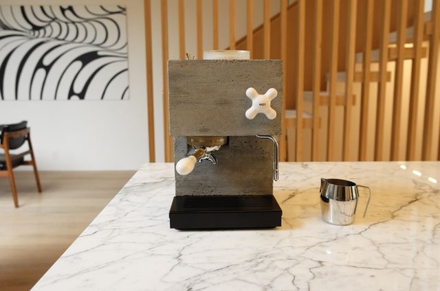 Американці створили унікальну кавову машину з будматеріалів - фото 191181