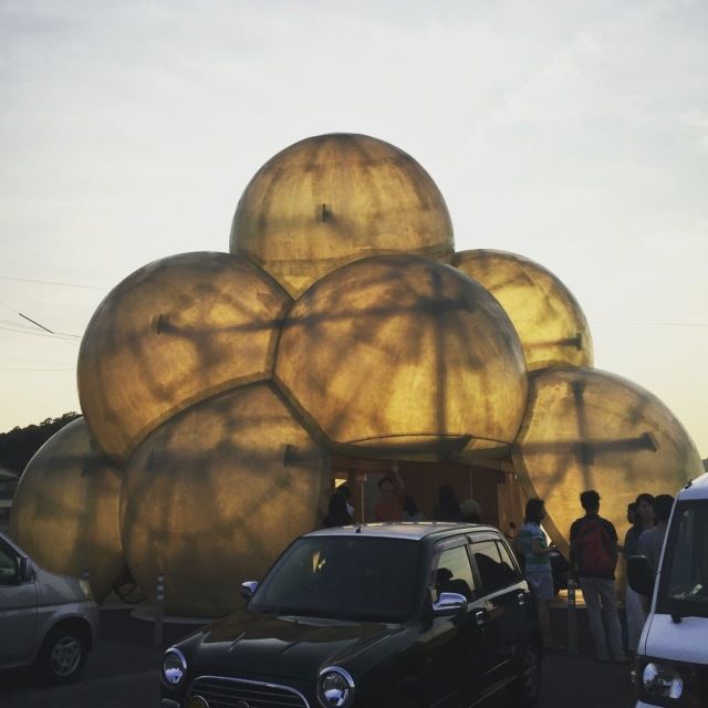 Термінал-хмара: вражаючі фото японського порту