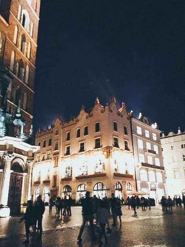 Нетуристична мандрівка Краковом: місця, де має побувати кожен - фото 190573