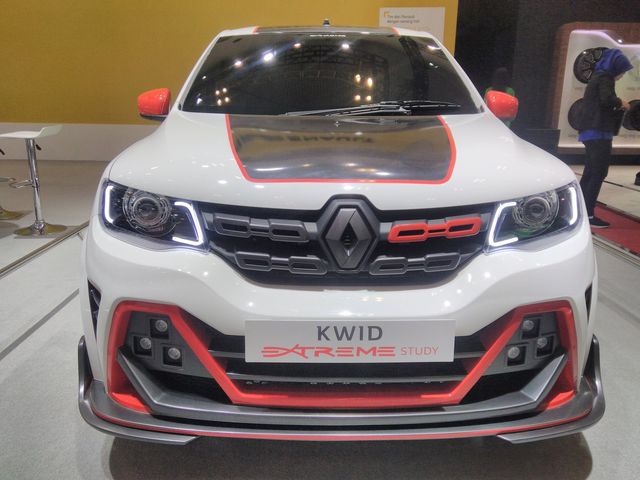 Renault випустила нову "екстремальну" модифікацію хечтбека Kwid - фото 187827