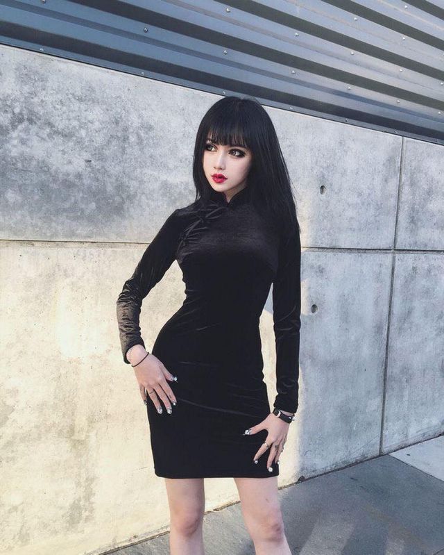 Китайська модель-лялька підірвала мережу - фото 187396