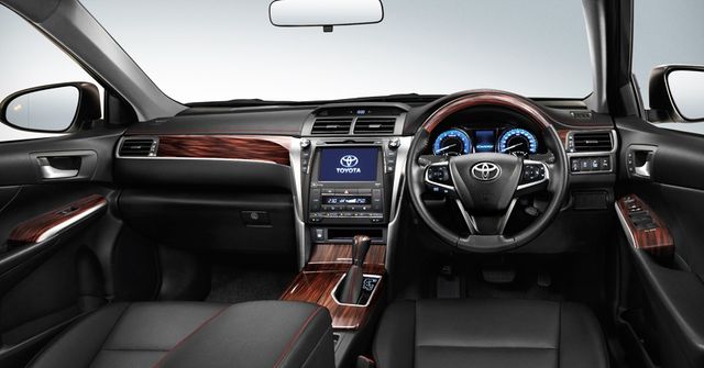 Toyota представила спортивну версію популярної Camry - фото 186636