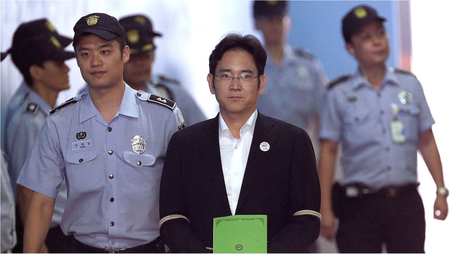 Глава Samsung отримав п'ять років в'язниці