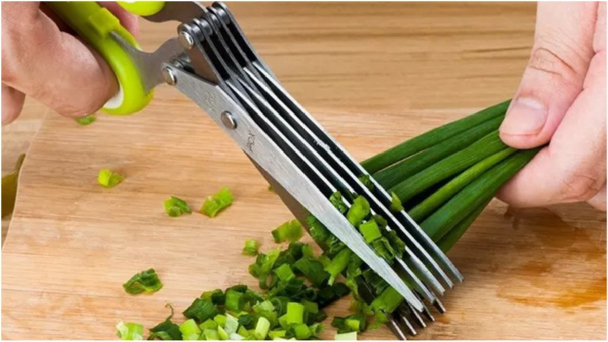 Ці ножиці швидко наріжуть зелень для салату - фото 1