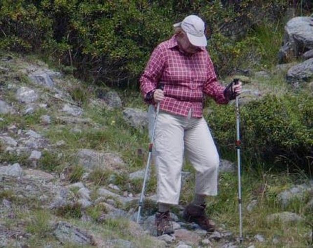 Меркель 5 років поспіль одягає один і той самий костюм - фото 186037