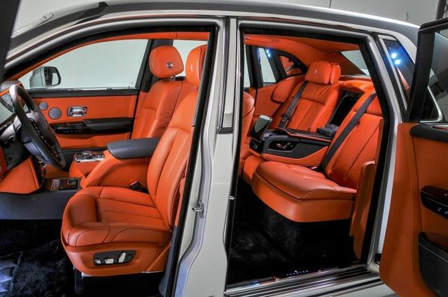 В Англії показали найпрестижніший автомобіль у світі - фото 185552