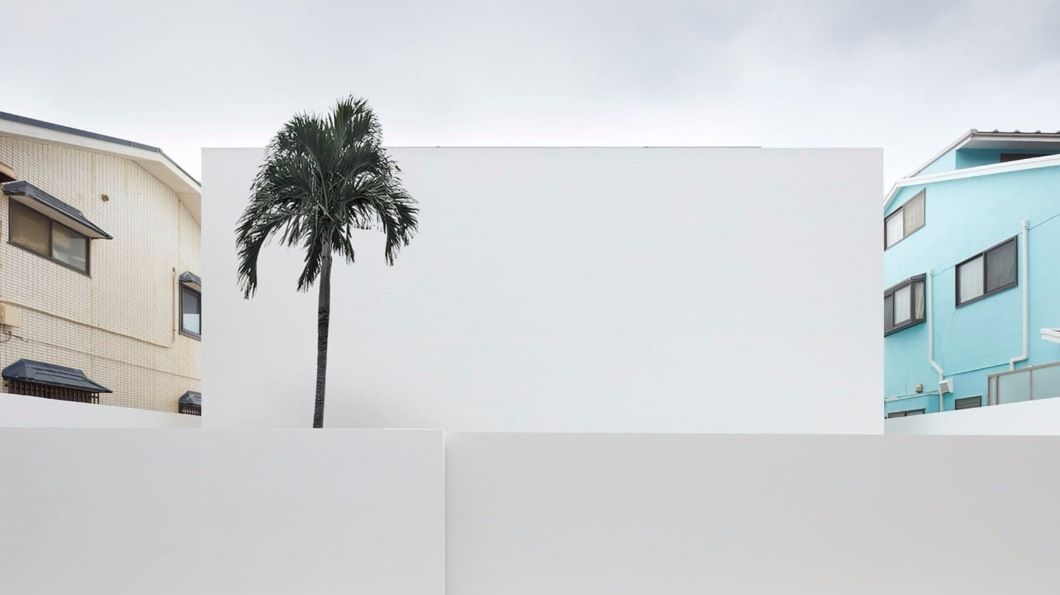 Незвичайний японський дім для тих, хто любить усамітнитись: ефектні фото