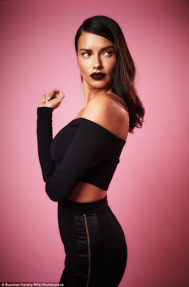 Ангел Victoria's Secret здивувала похмурим образом - фото 189191