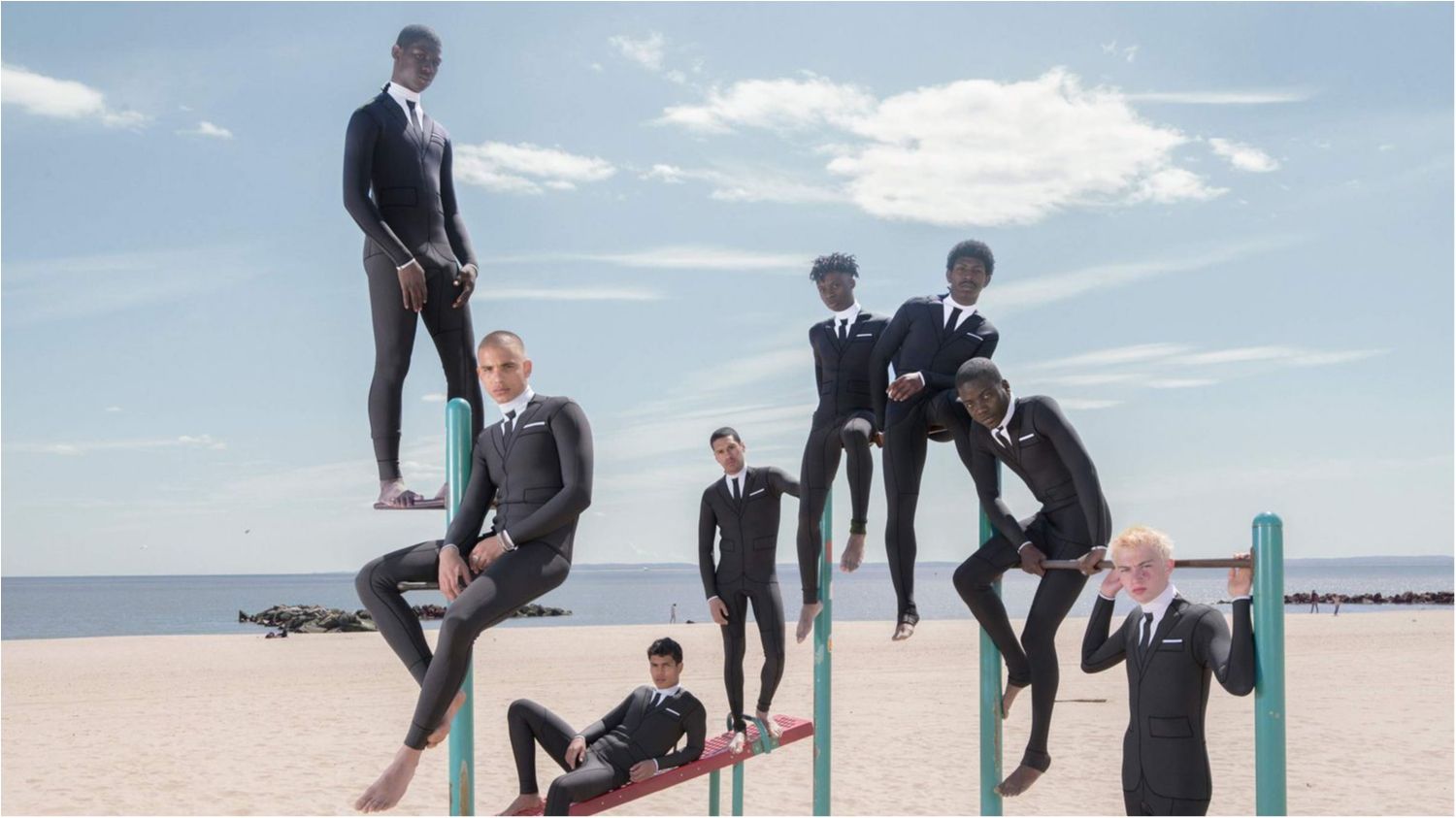 Новий тренд: "Діловий" костюм для тих, хто готовий вести переговори з акулами