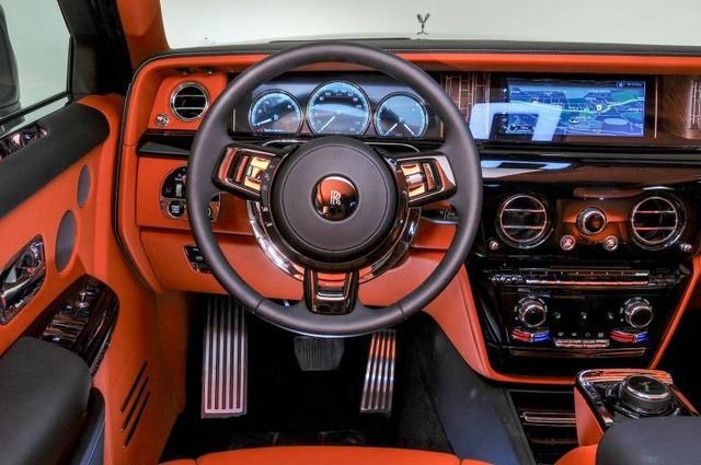 В Англії показали найпрестижніший автомобіль у світі - фото 185555