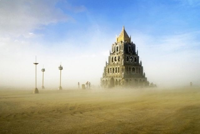 На фестивалі Burning Man в США спалять ціле місто: вражаючі фото - фото 190232