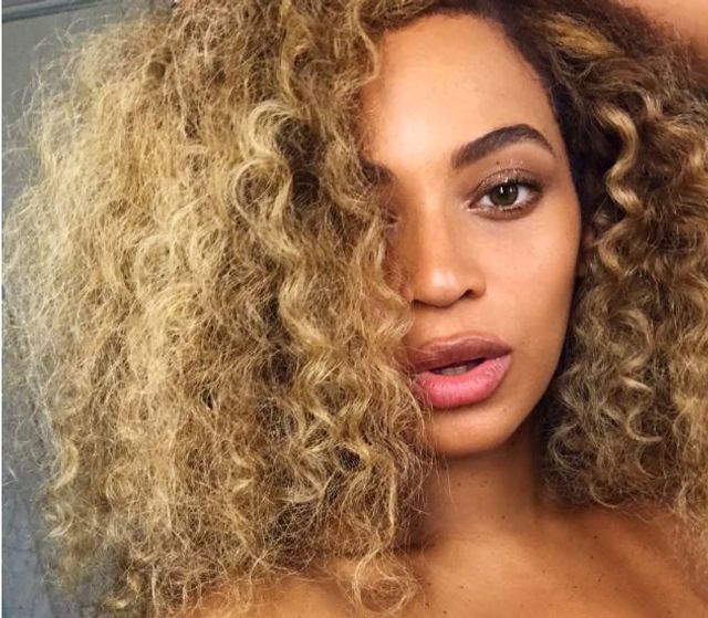 Beyonce потішила фанів апетитними фото - фото 190495