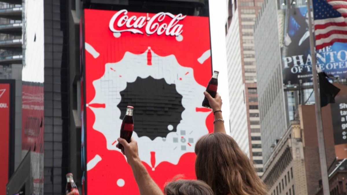 З’явилась тривимірна реклама Coca-Cola - фото 1