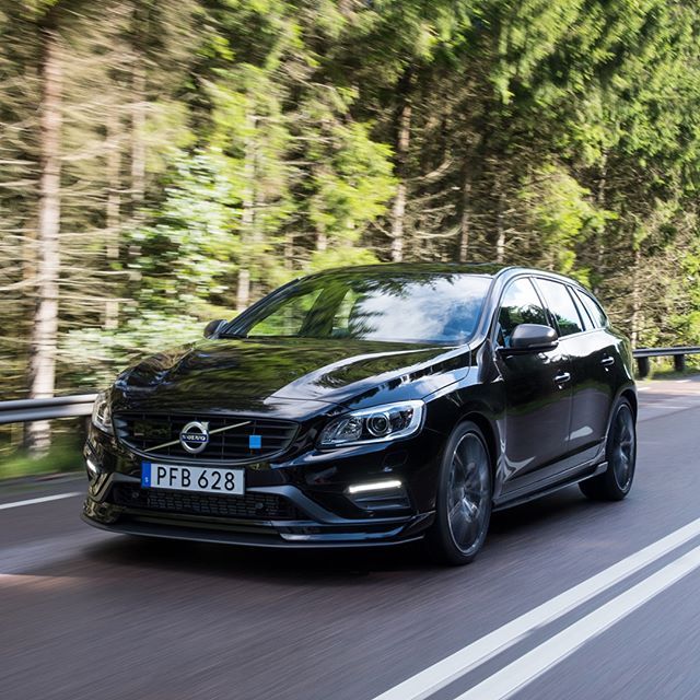 Як виглядають оновлені Volvo V- та S60: ефектні кадри