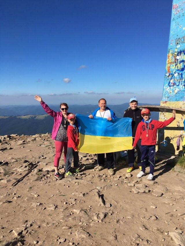 ТОП-10 фото з прапором України, які перемогли у конкурсі Радіо МАКСИМУМ - фото 191143