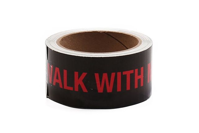 Дизайнер пропонує брендовий скотч за 200 доларів США - фото 188780