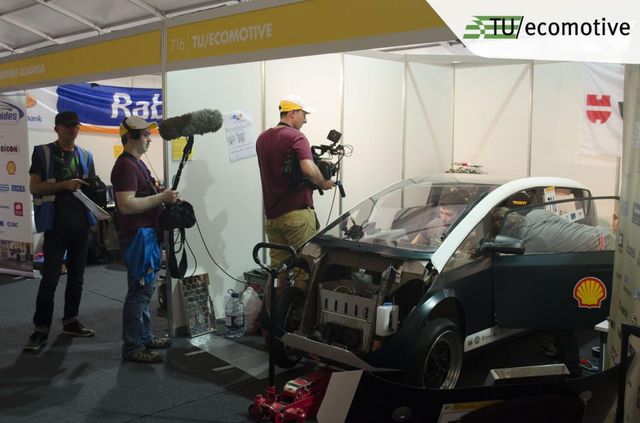 Як виглядає електромобіль з цукрового буряка та льону - фото 187661