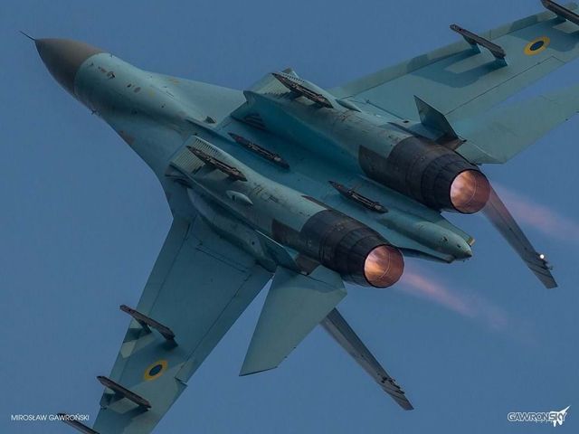 Як українські льотчики підкорювали Airshow-2017: ефектні фото - фото 192013