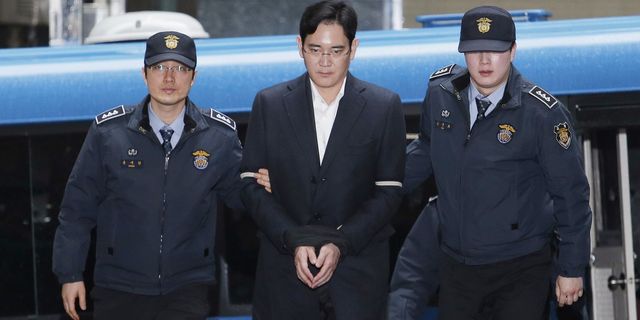 Главі Samsung загрожує 12 років в'язниці - фото 186752