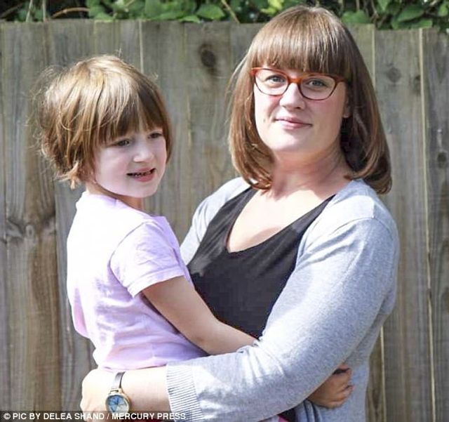 "Занадто пікантні шорти для дітей": у Великобританії поскаржились на H&M - фото 185828