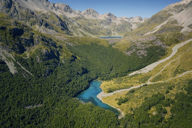 Це найчистіше озеро в світі, але купатися в ньому не можна. Ось чому! - фото 187550