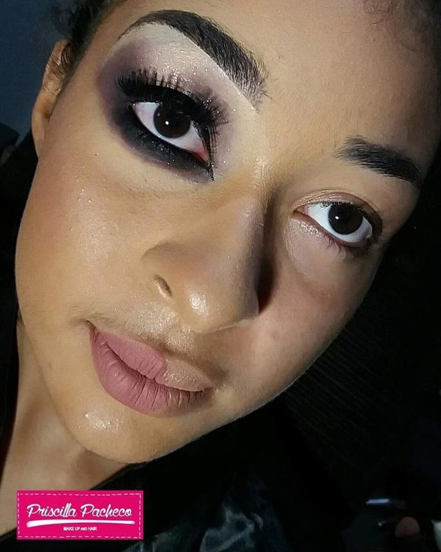 Силу макіяжу показали в незвичайному фотопроекті - фото 190854