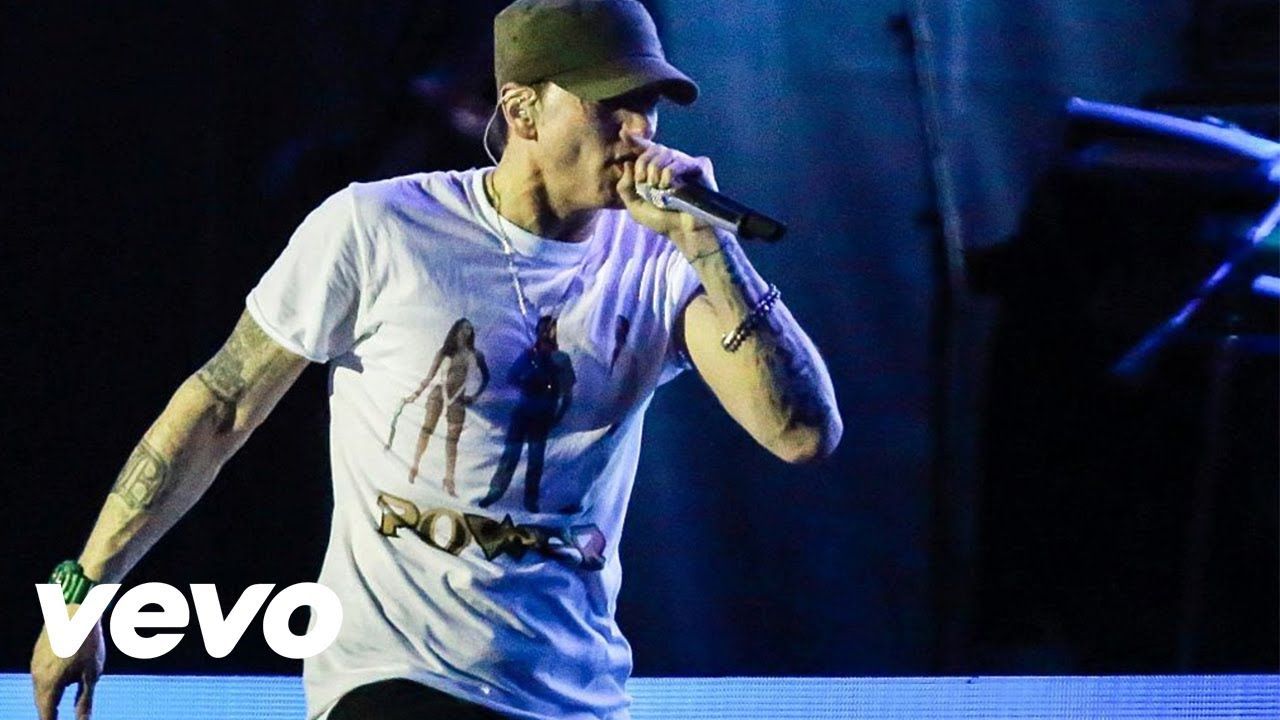 Відомий репер різко висловився про Трампа прямо на концерті: відеофакт