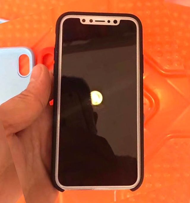 Опубліковані нові фото прототипу iPhone 8 - фото 185867