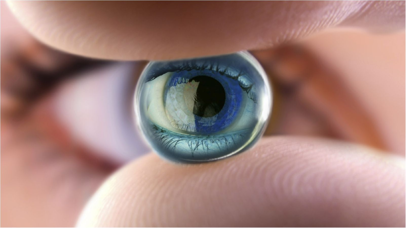 Основні помилки людей, які носять лінзи