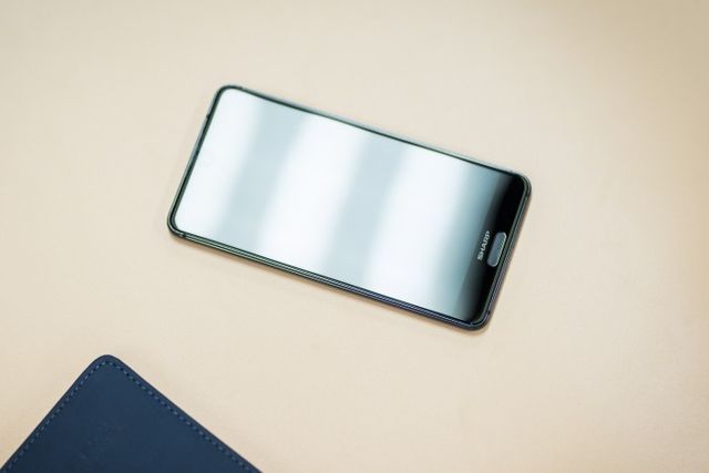 Sharp Aquos S2 офіційно представлено: що відомо про новий безрамковий смартфон - фото 187139