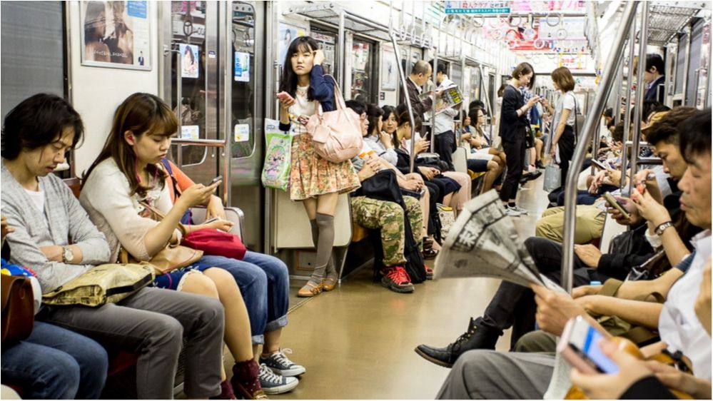 Як виглядає метро Токіо в годину-пік
