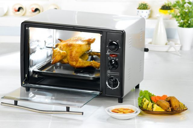 Які продукти стають смертельно небезпечними після розігріву в мікрохвильовій печі