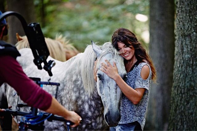 Руслана показала, як відбуваються соціальні зйомки в Карпатах - фото 187735