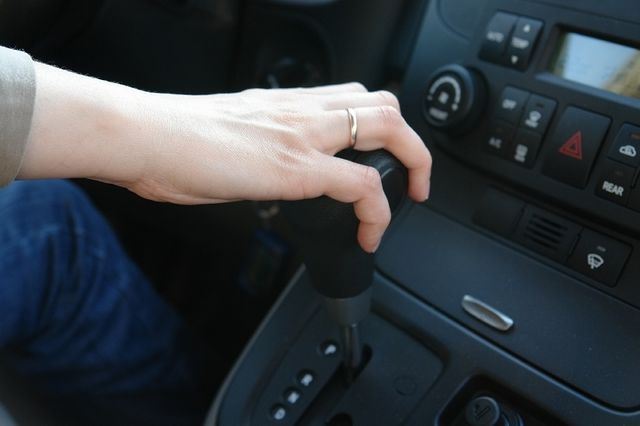 П'ять звичок, які шкодять вашому автомобілю - фото 188078