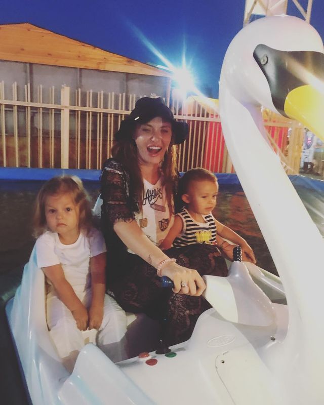 Як українська співачка відпочивала на Донбасі - фото 185492