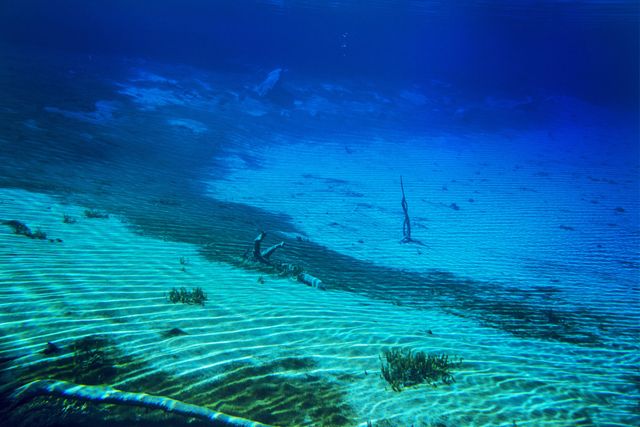 Це найчистіше озеро в світі, але купатися в ньому не можна. Ось чому! - фото 187543