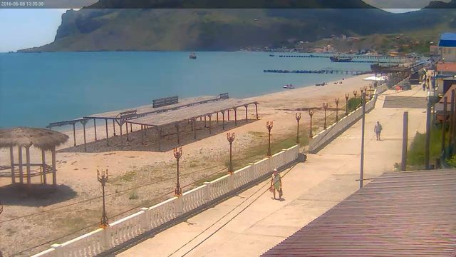 У мережі показали переповнений пляж Одеси - фото 189238