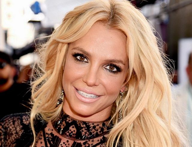 Виглядає набагато старшою: Брітні Спірс опублікувала селфі без макіяжу