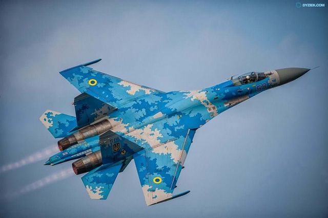 Як українські льотчики підкорювали Airshow-2017: ефектні фото - фото 192010