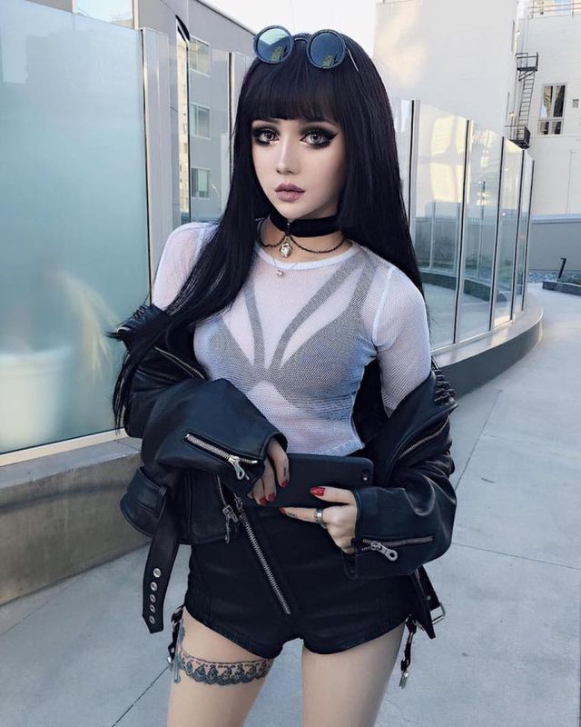 Китайська модель-лялька підірвала мережу - фото 187393