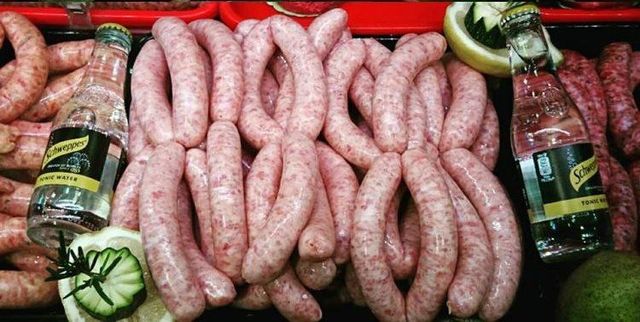 Їжа мрії: створили сосиски, які містять горілку - фото 189076