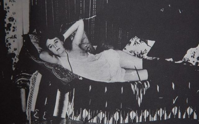 У мережі показали відверті фотографії жінок з американських борделів (18+) - фото 185616