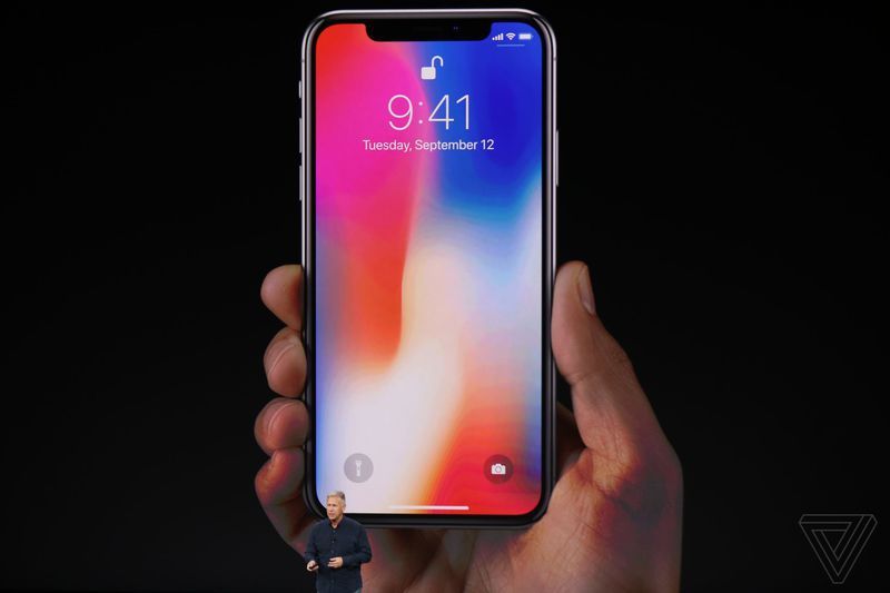 Чим здивував iPhone X: характеристики та "родзинки" ювілейного смартфона Apple