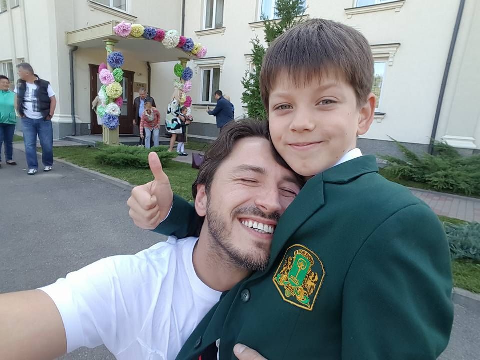 Притула з сином на лінійці - фото 1