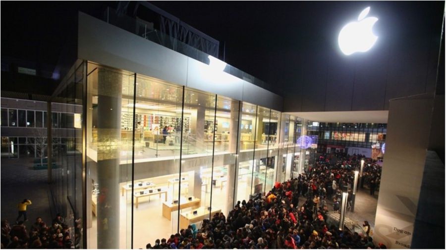 iPhone 8: як виглядає ажіотаж у перший день продажів