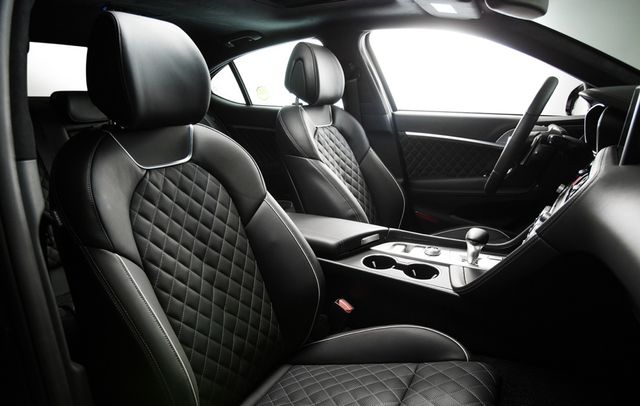 Genesis офіційно представила новий компактний седан G70 - фото 196136