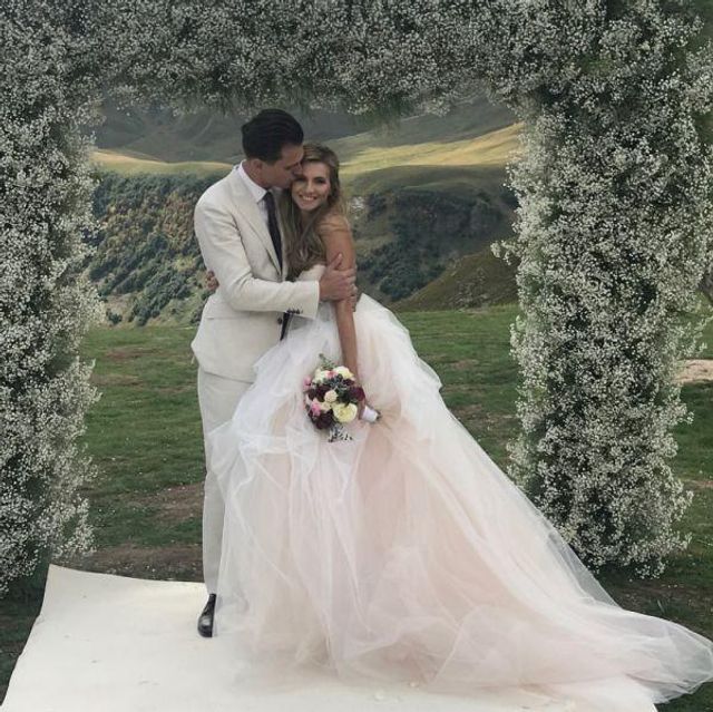 Відомий український телеведучий похвалився своєю нареченою - фото 194781