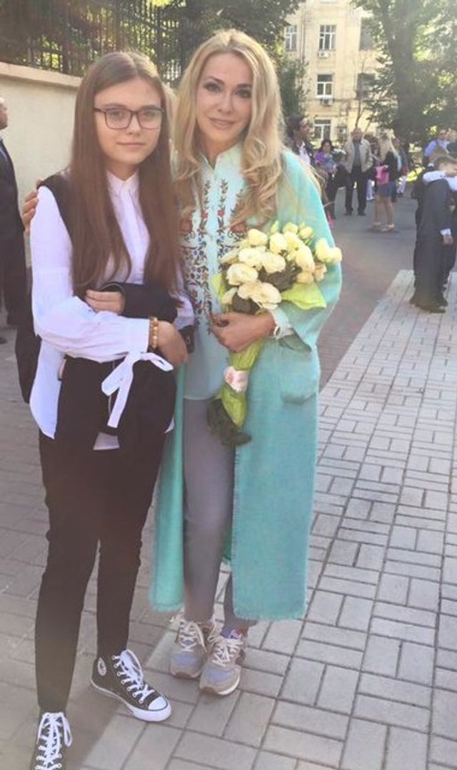 Донька Сумської стала зіркою шкільної лінійки - фото 192938